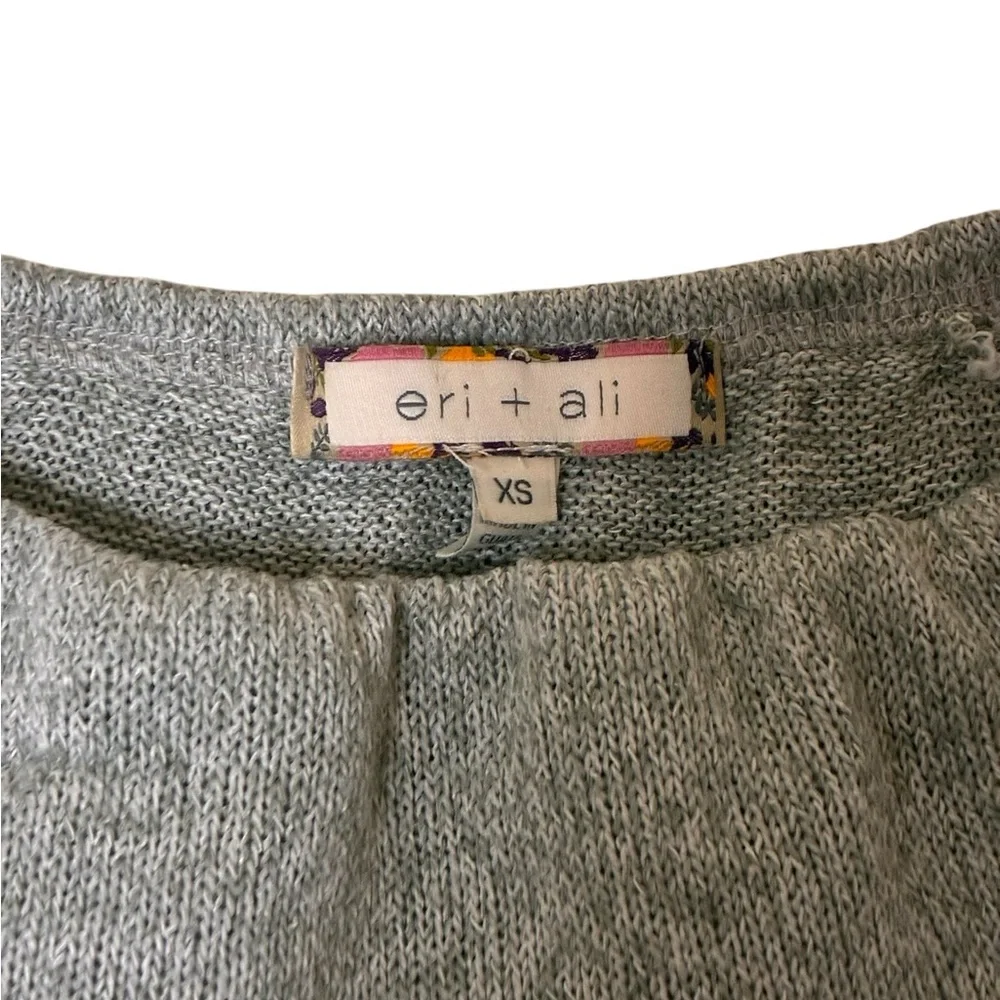 Eri + Ali | Like new gray off the shoulder long sleeve knit sweater